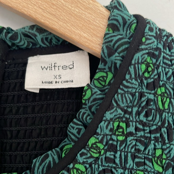 ARITZIA WILFRED Lilith Tempest Floral Roses Green Blouse Size Extra Small - Picture 3 of 9